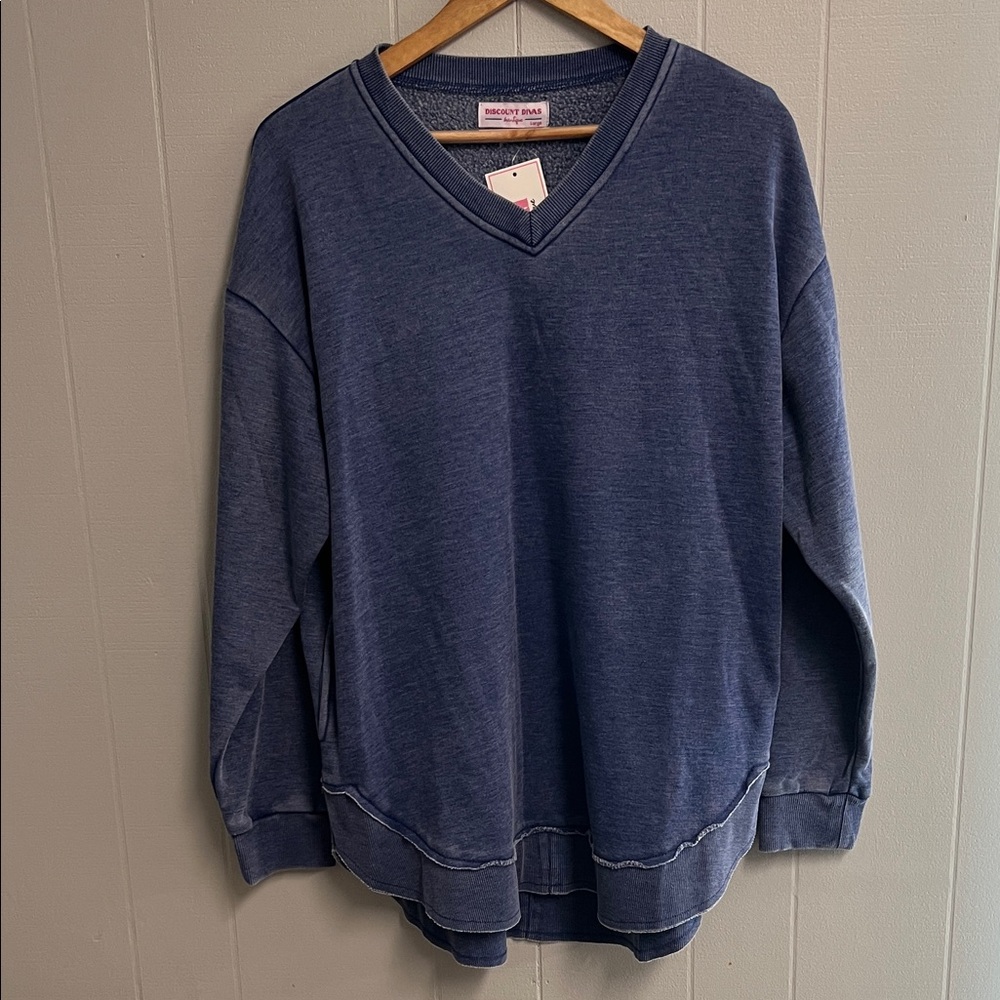 NWT Discount Divas Sweatshirt Large Blue V Neck